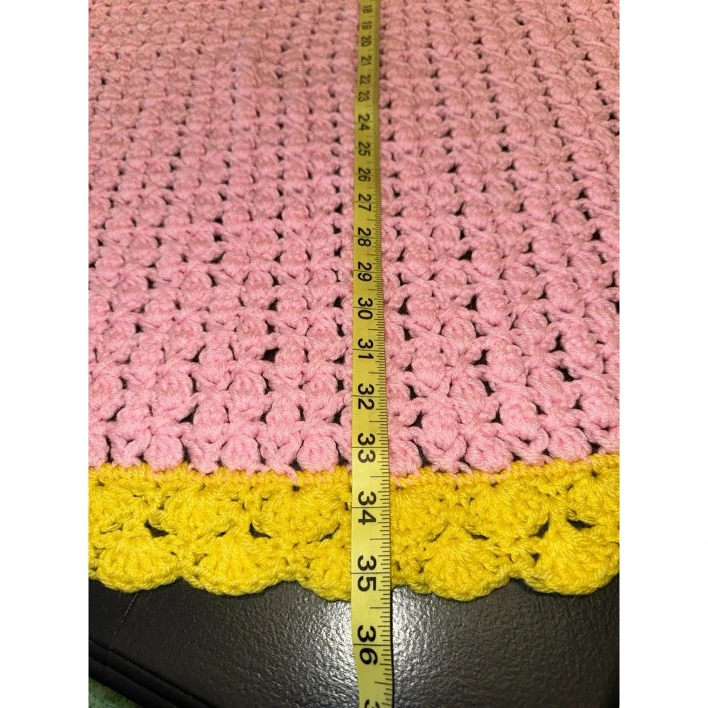 Handmade crochet baby blanket scalloped‎ edge colorful 35x32